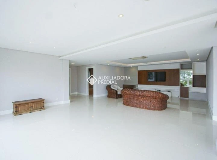 Casa com 5 quartos e 4 vagas de estacionamento — photo 8