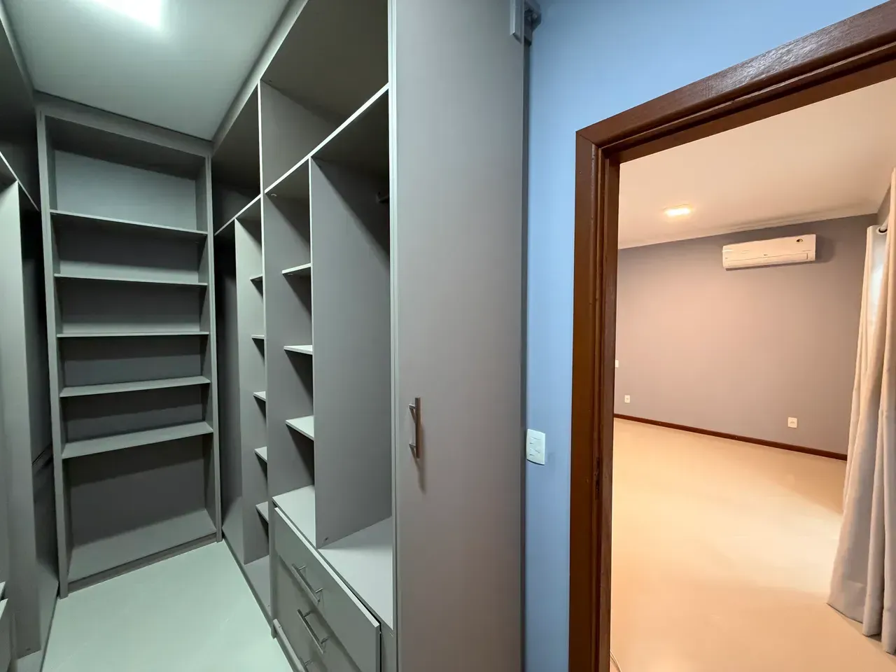 Casa com 4 quartos e 5 banheiros, 300 m² — photo 13
