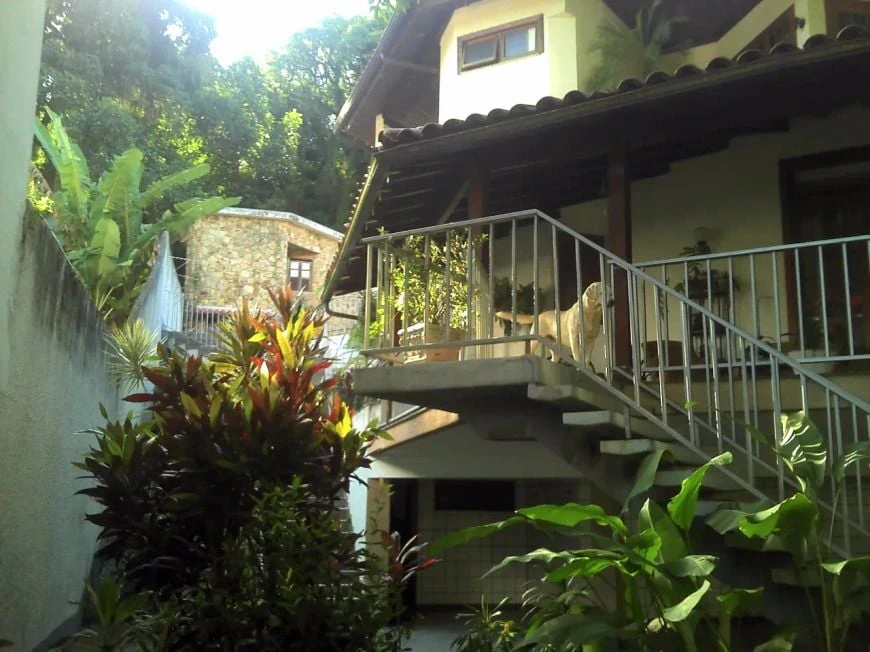 House with 5 en-suite bedrooms and 8 bathrooms — photo 12