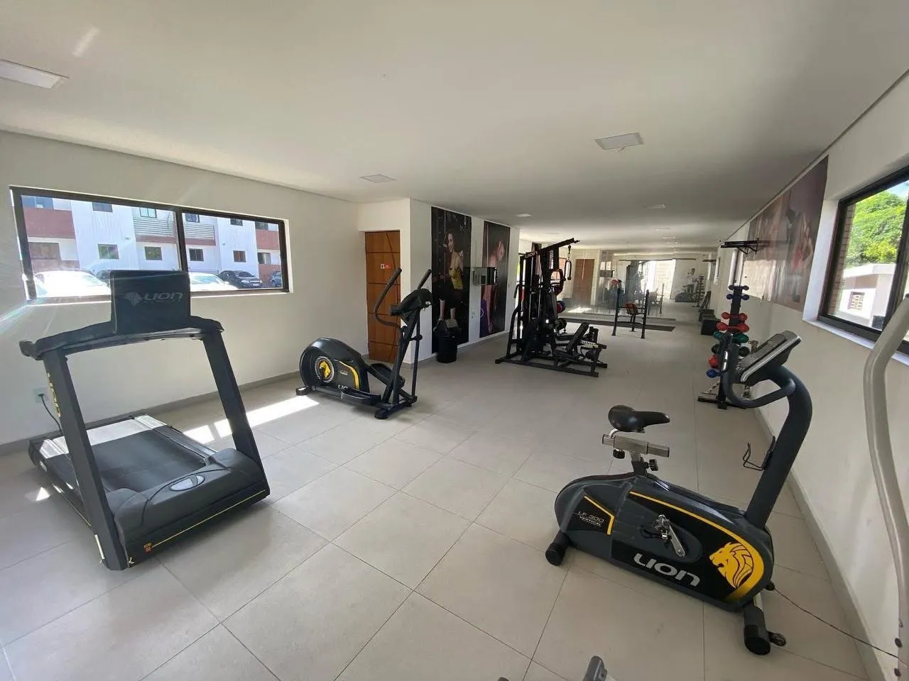 2-bedroom apartment in a building with a gym — photo 18