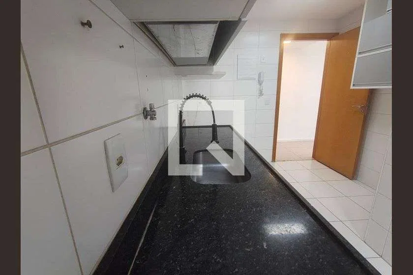 85 m² apartment with 3 bedrooms and a glass-enclosed balcony — photo 19