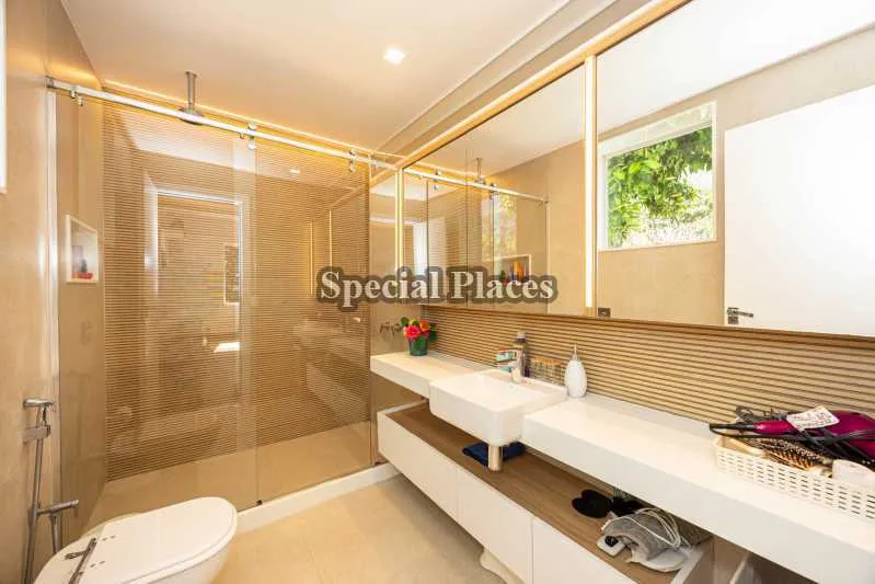Furnished house with 6 bedrooms and 550 m² — photo 8