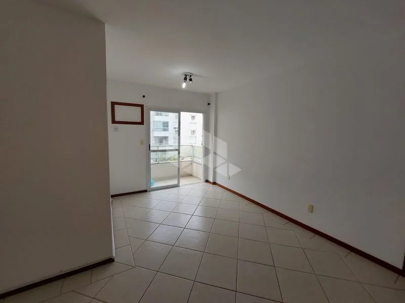 Apartamento 65 m² com 2 quartos e sacada — photo 2