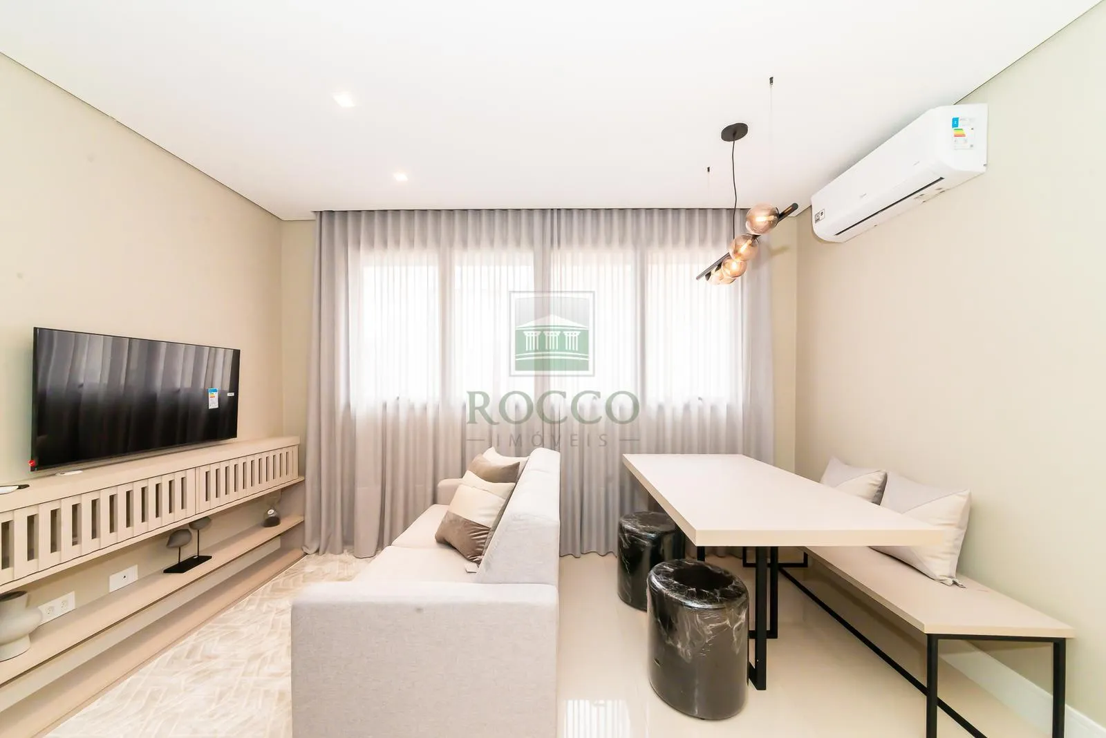 Furnished 1-bedroom apartment with an open kitchen — photo 7