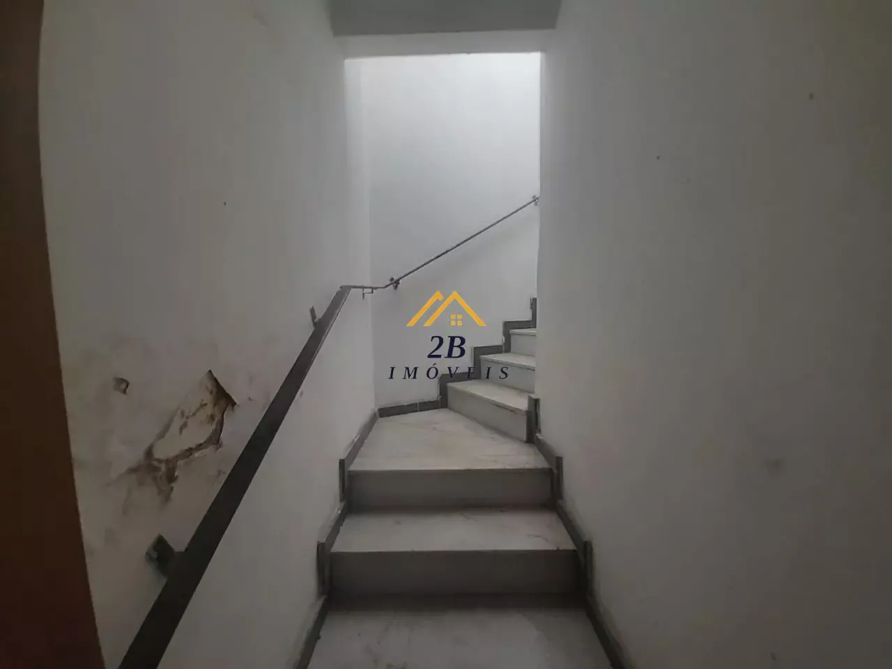 Unfurnished house with 5 bedrooms and 5 bathrooms — photo 6