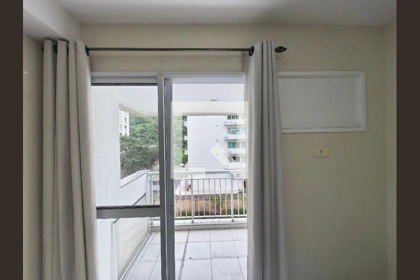 Furnished 2-bedroom apartment with a balcony — photo 5