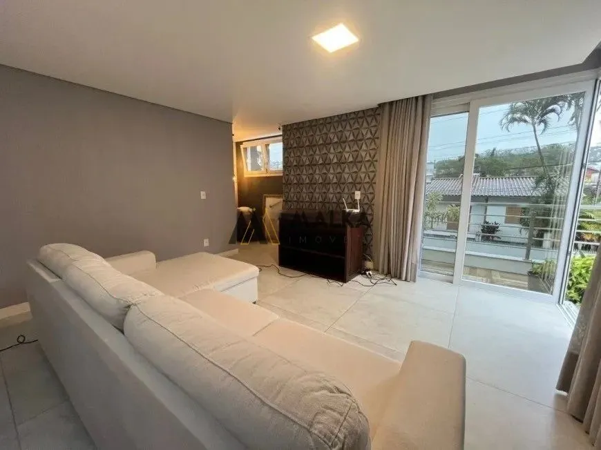 Casa en alquiler con 3 dormitorios y 4 baños — photo 6