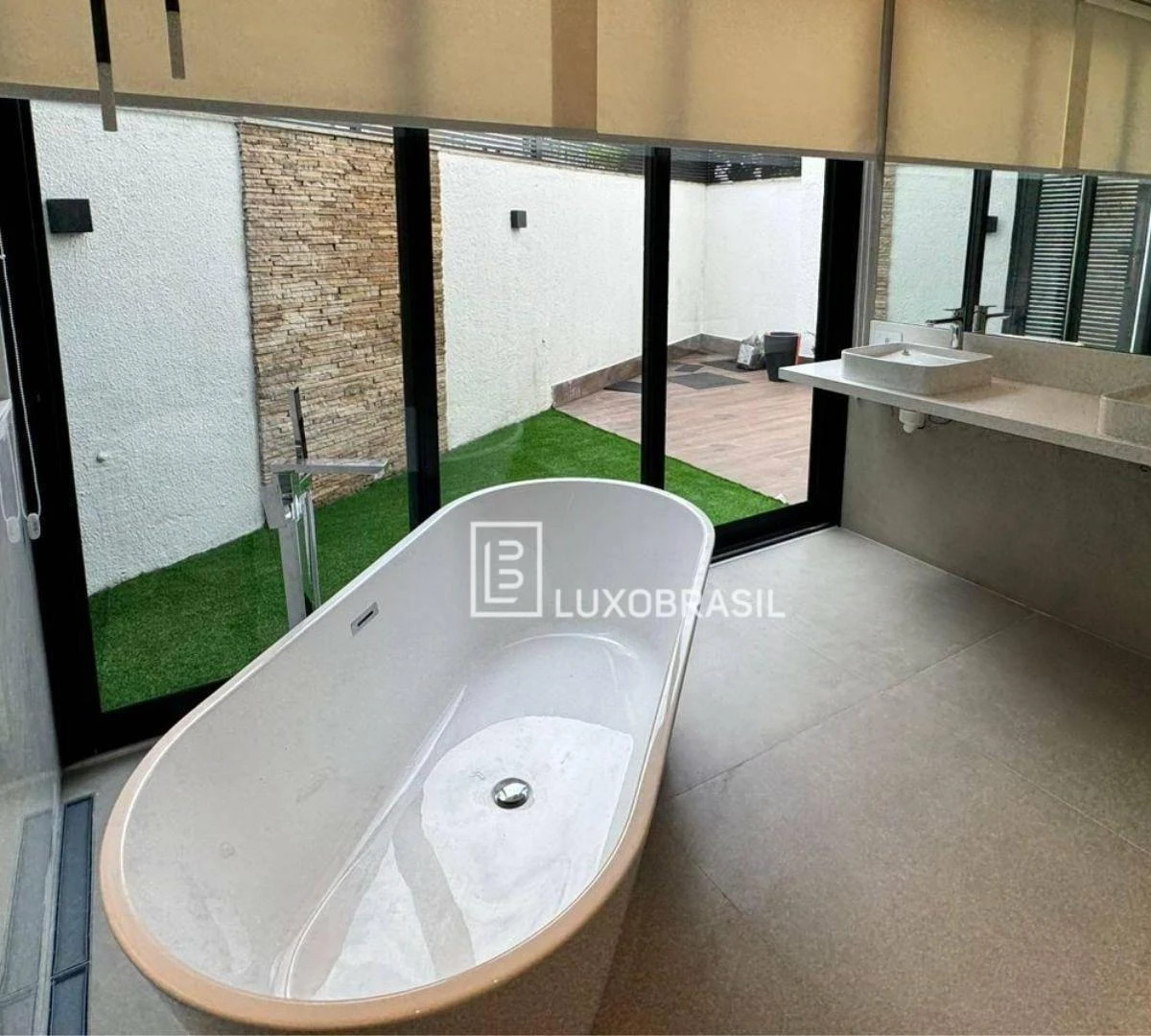 Casa mobiliada com 5 suítes e 300 m² com 2 vagas — photo 14