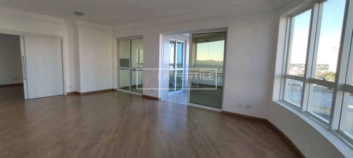 Apartment with 4 bedrooms and 5 bathrooms over 189 m² — photo 14