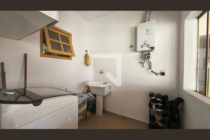 Casa com 4 quartos e 341 m², 3 suítes — photo 31
