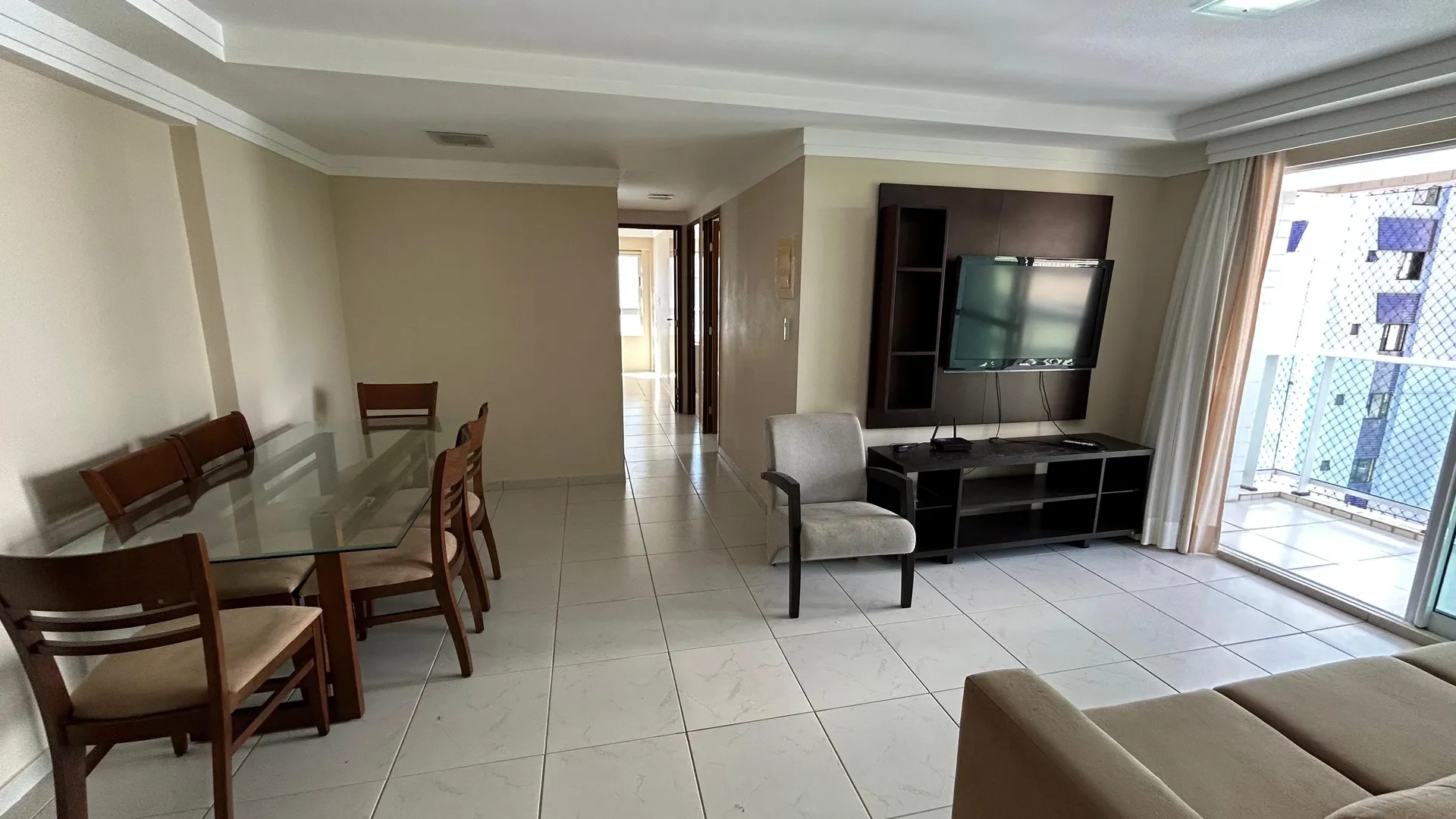 3-bedroom rental apartment with a private suite — photo 3