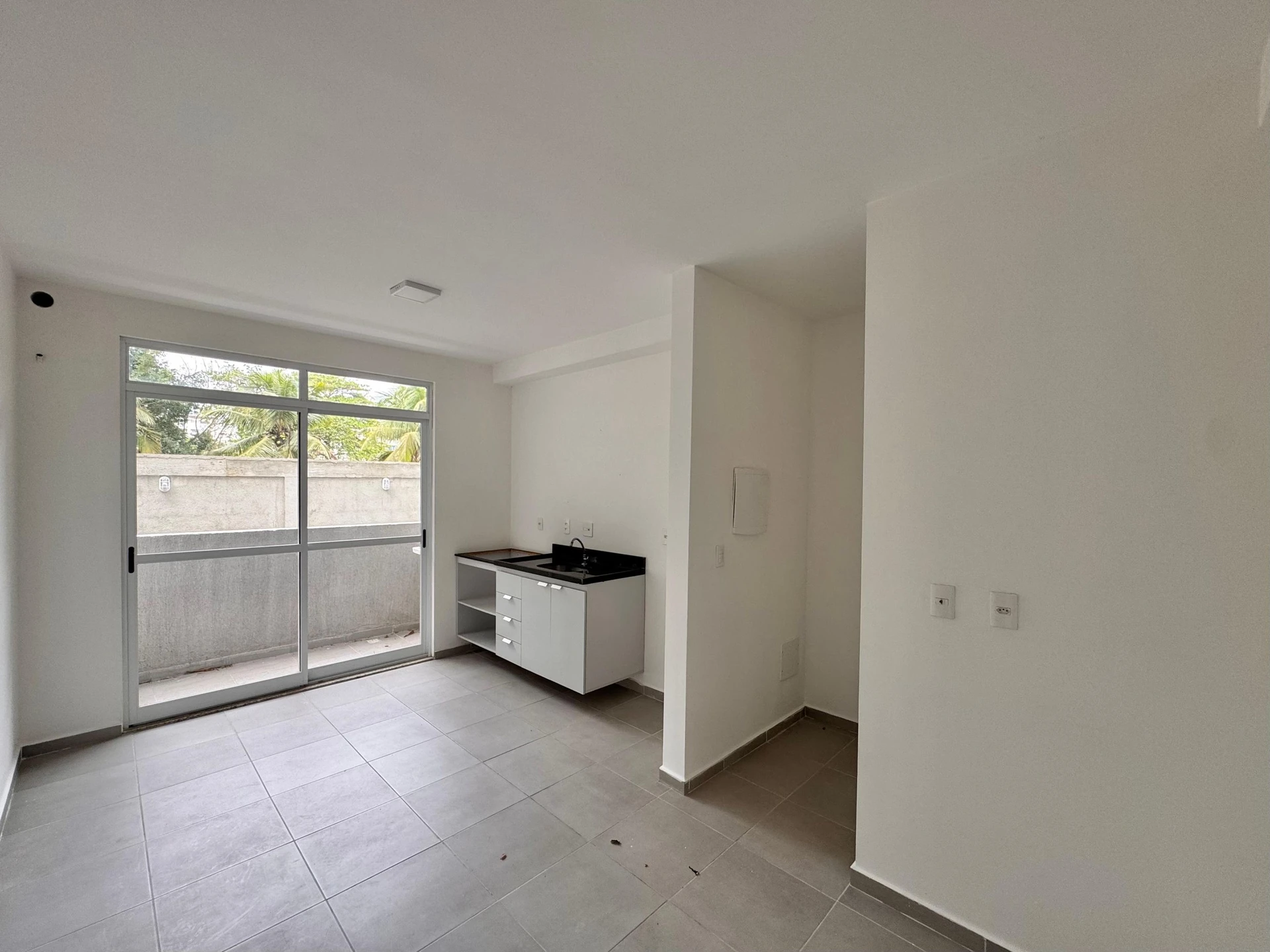 Apartamento com 1 quarto e piscina no condomínio