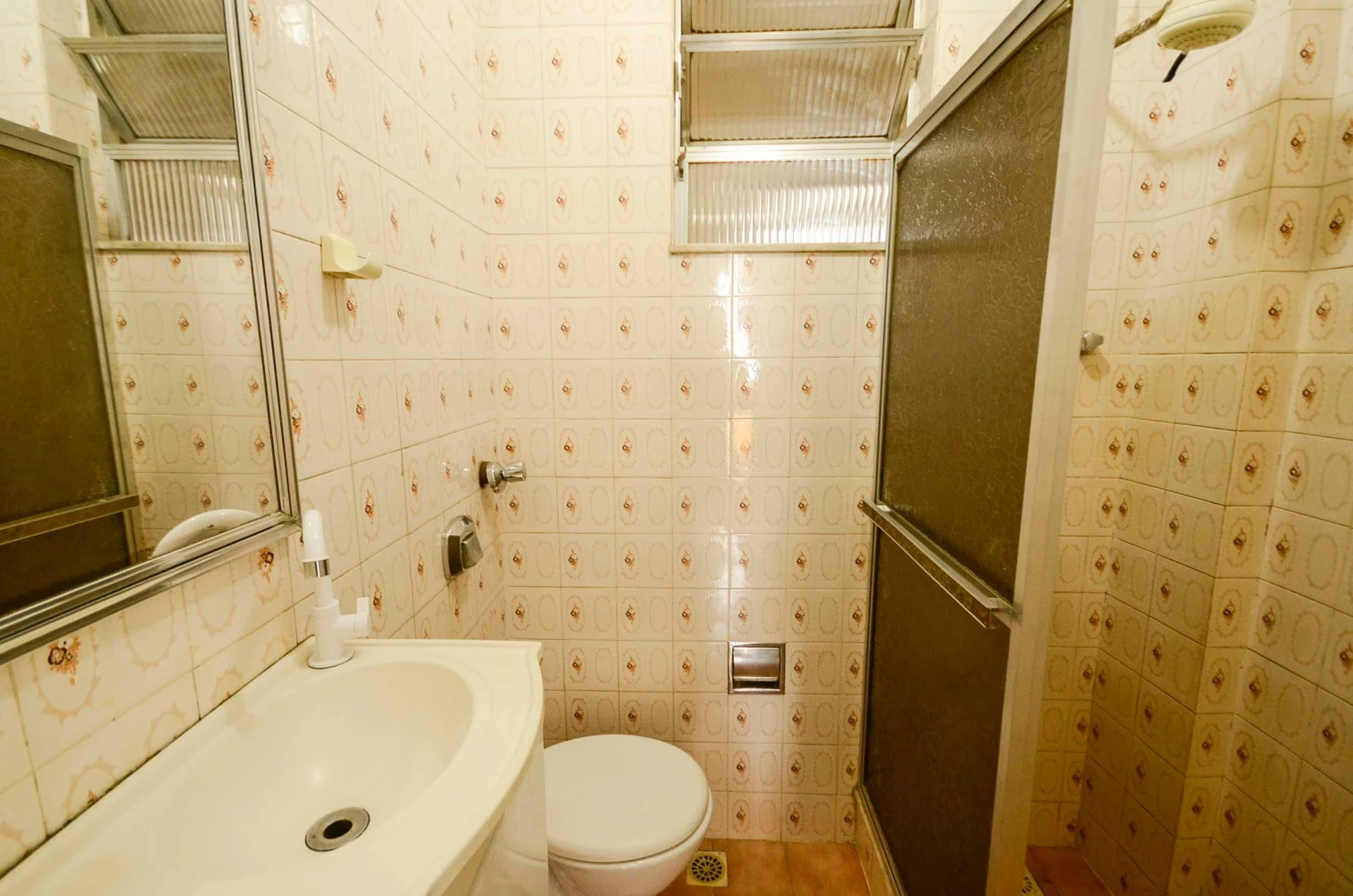 Rental apartment with 2 bedrooms and a balcony — photo 27
