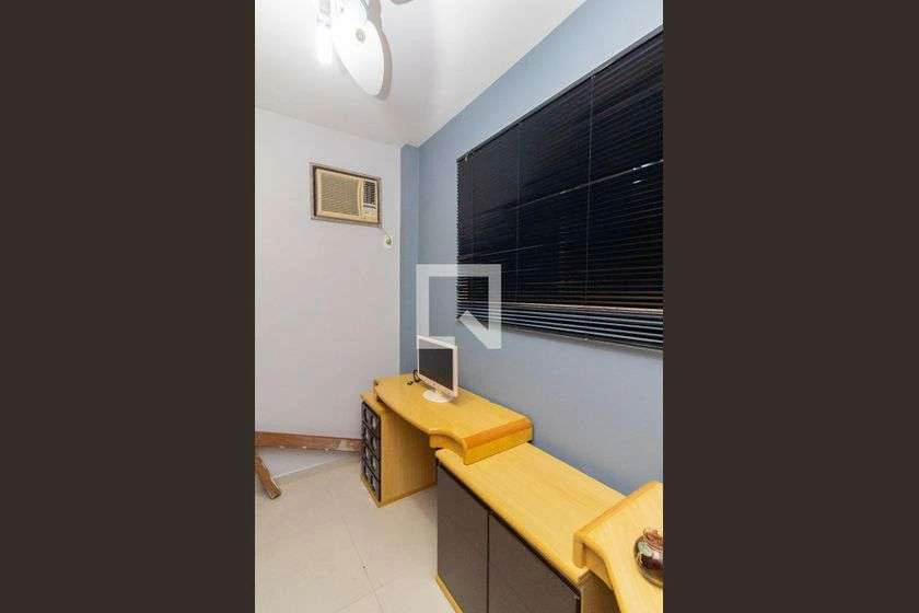 Квартира 244 м² с 4 спальнями и отдельной кухней — photo 12