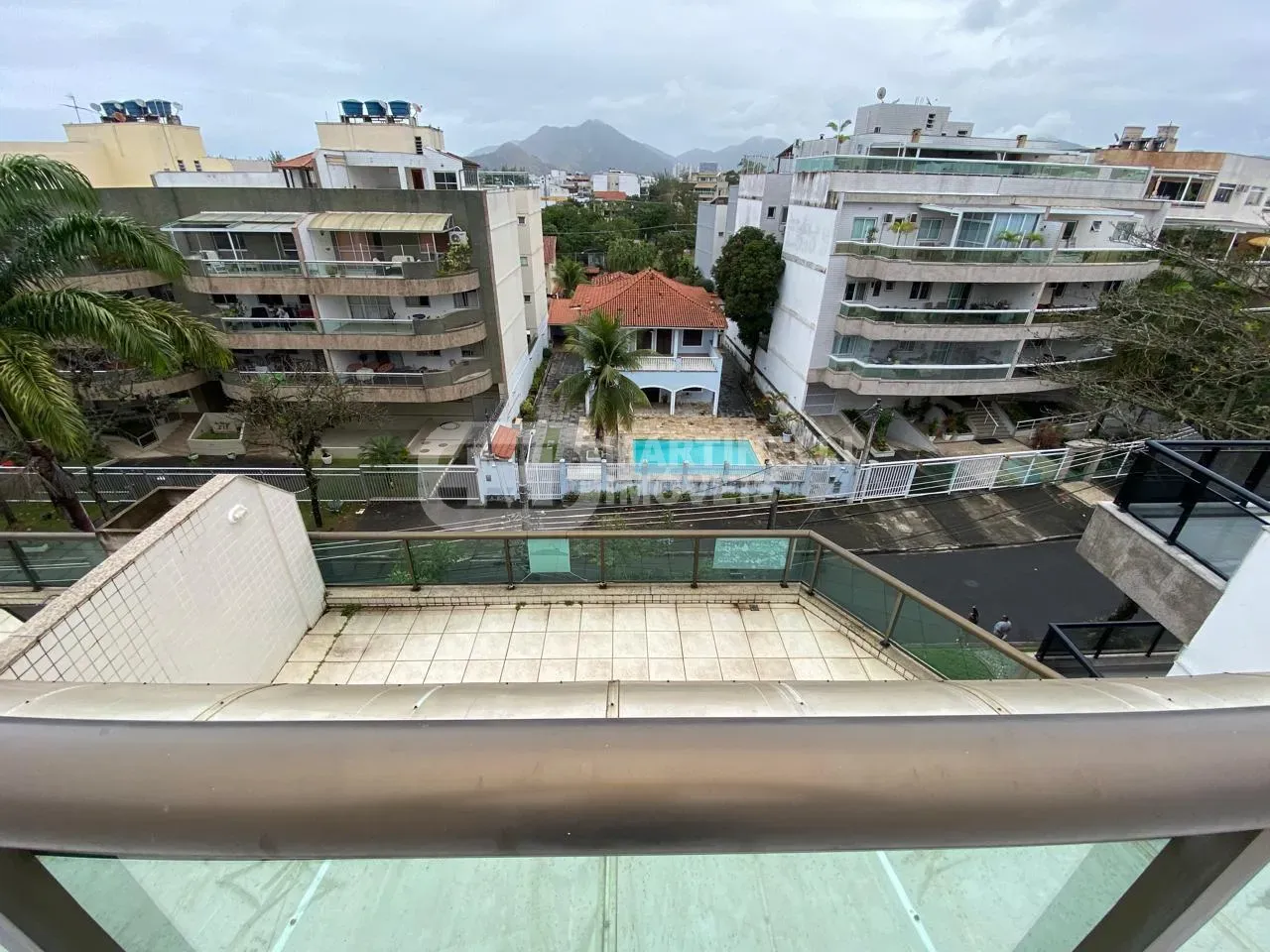 Unfurnished apartment with 3 bedrooms and 5 bathrooms — photo 31