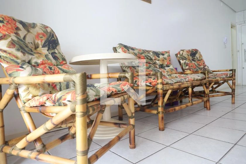 Furnished apartment with 2 bedrooms and balcony