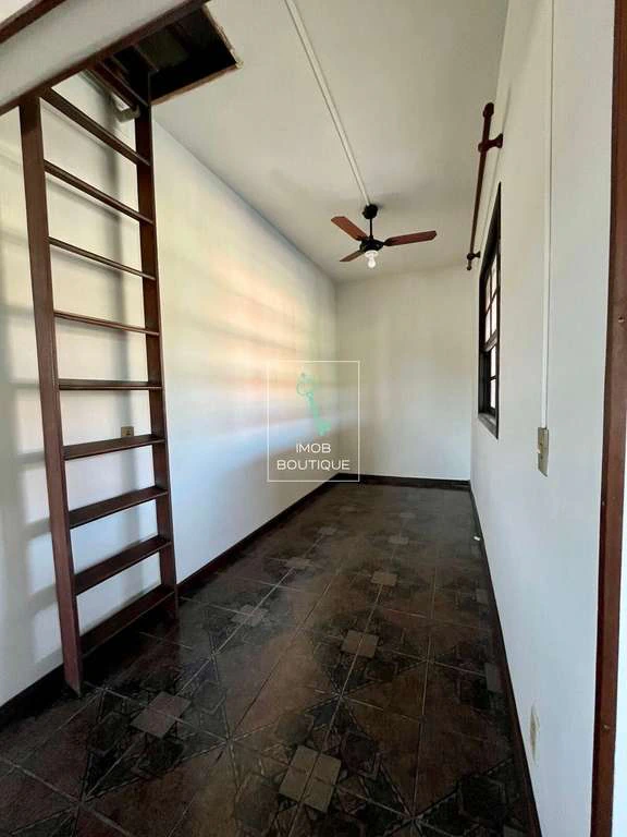 Casa de 5 dormitorios y 321 m² con oficina en casa — photo 10