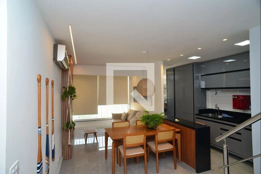 Home office in a 3-bedroom apartment, 156 m²
