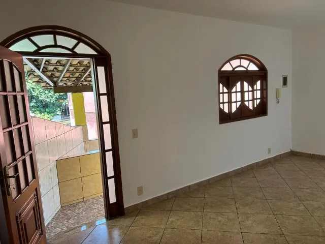 Casa sem mobília com cozinha fechada e terraço — photo 11
