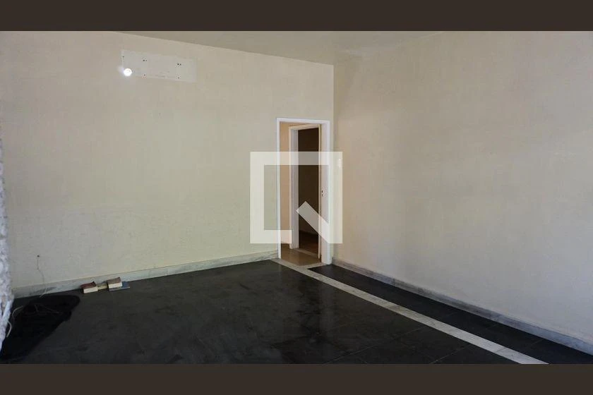 Rental house with 3 bedrooms, 480 m² and 2 parking spots — photo 13