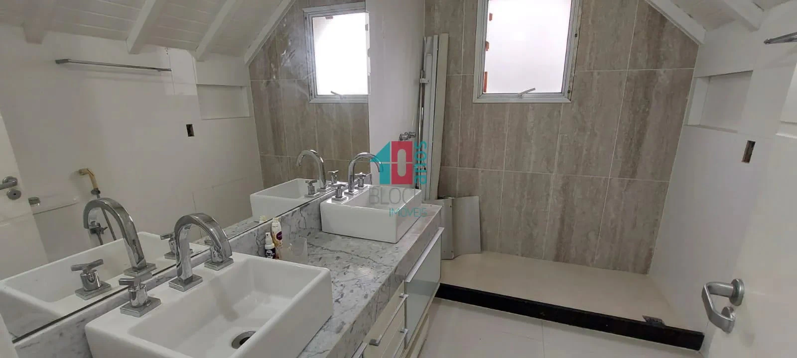 Casa de 200 m² com 4 suítes e 3 vagas — photo 21