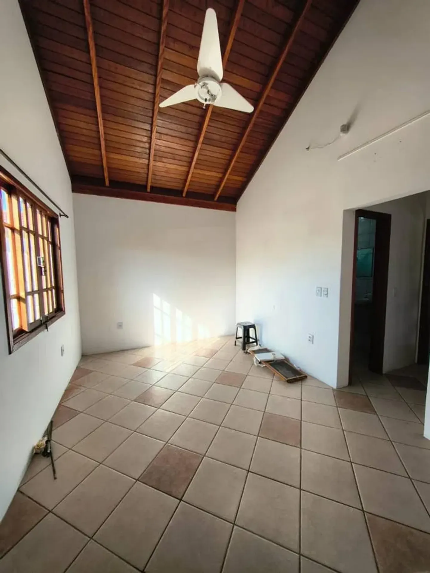 700 m² house with a bathtub and a grill on the balcony — photo 9