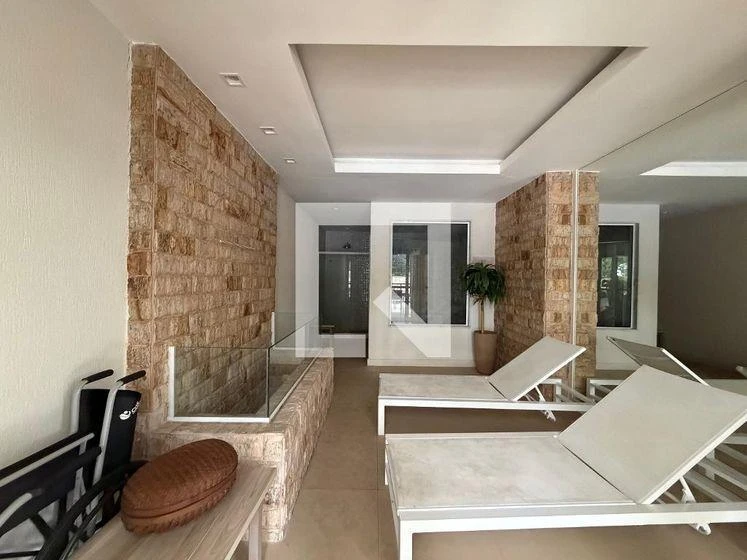 Furnished apartment, 112 m², with a glass-enclosed balcony — photo 14