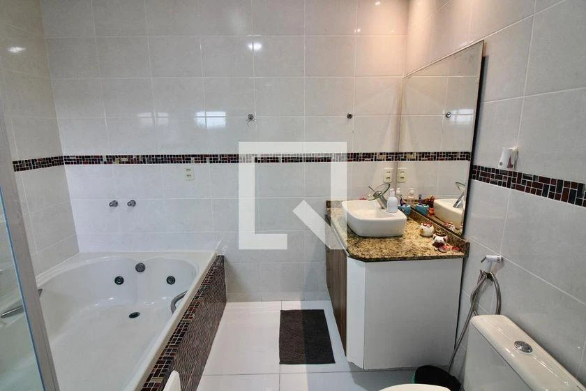 Casa para aluguel com 4 quartos e 340 m² — photo 32