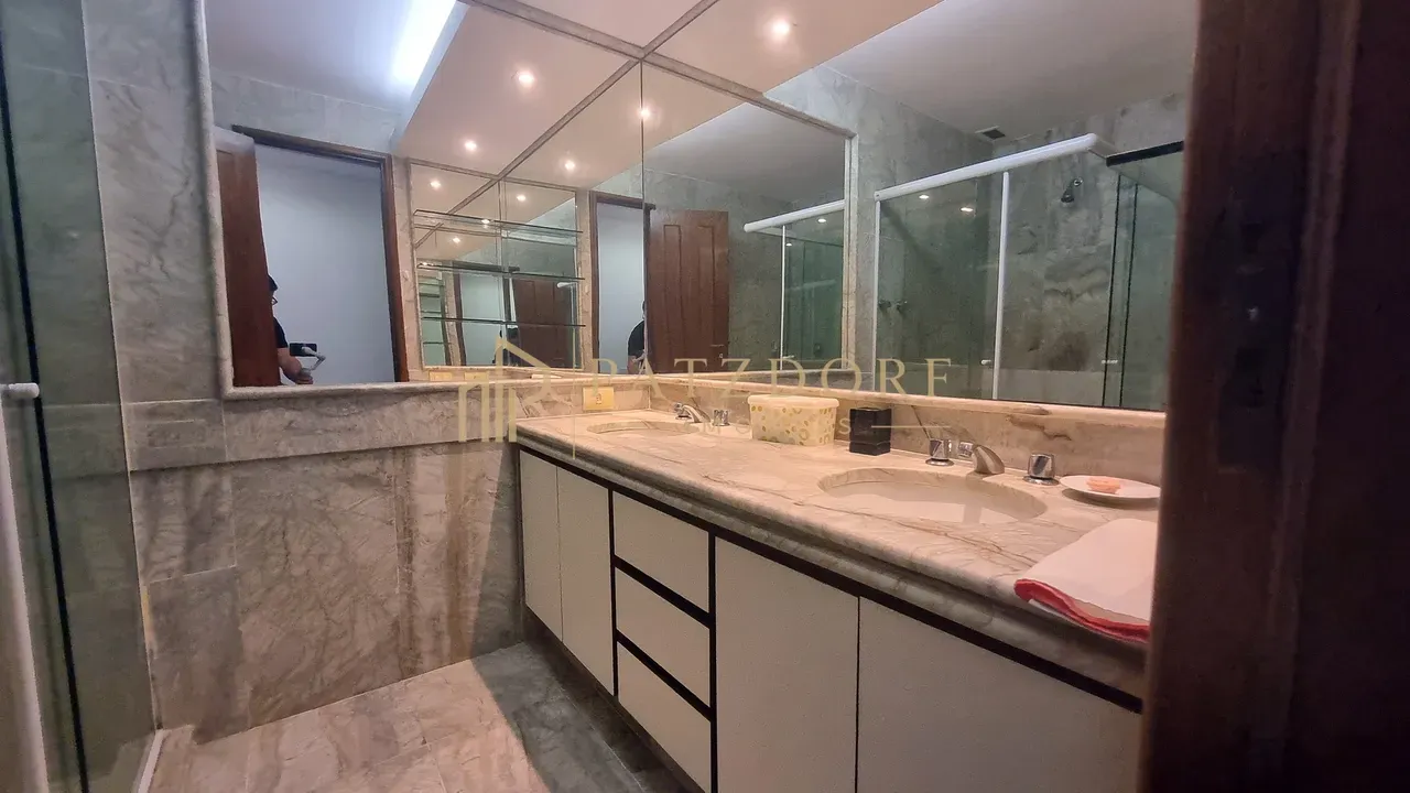 Apartamento 270 m² com 4 quartos e cozinha fechada — photo 33