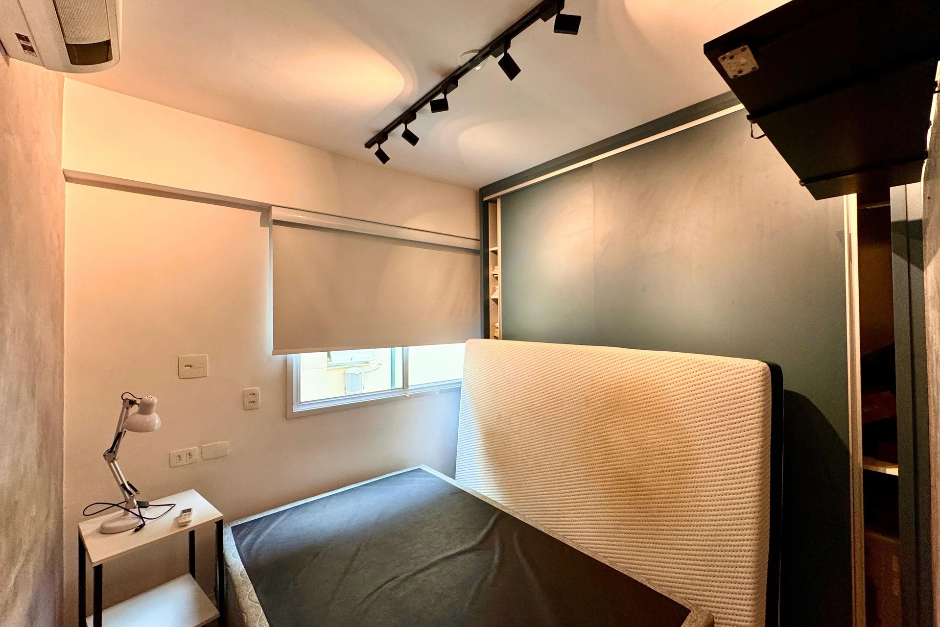 2-bedroom apartment with floor-to-ceiling windows — photo 17