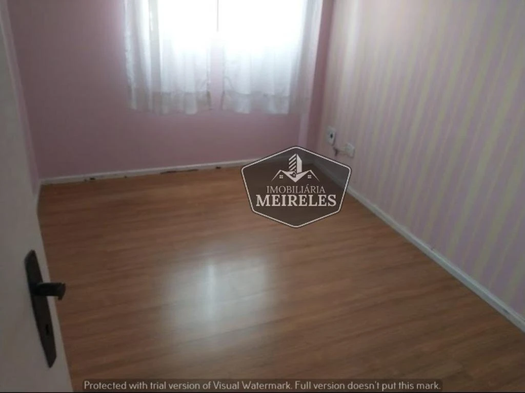 Wood or laminate floors in a 3-bedroom apartment, 70 m² — photo 2