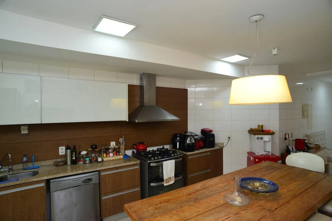 Furnished apartment with 4 en-suites and 5 bathrooms — photo 38