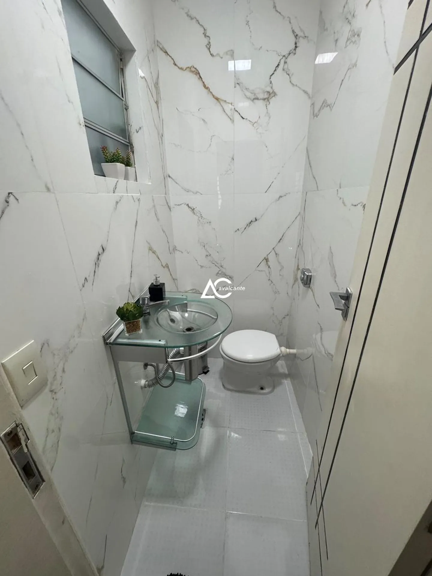 Washing machine in a 3-bedroom house, 360 m² — photo 49