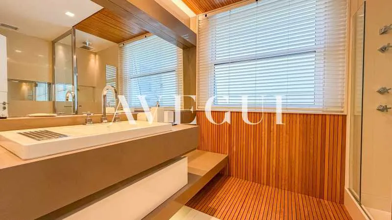 Квартира 530 м²: 4 суїти, 5 ванних і вид на воду — photo 10
