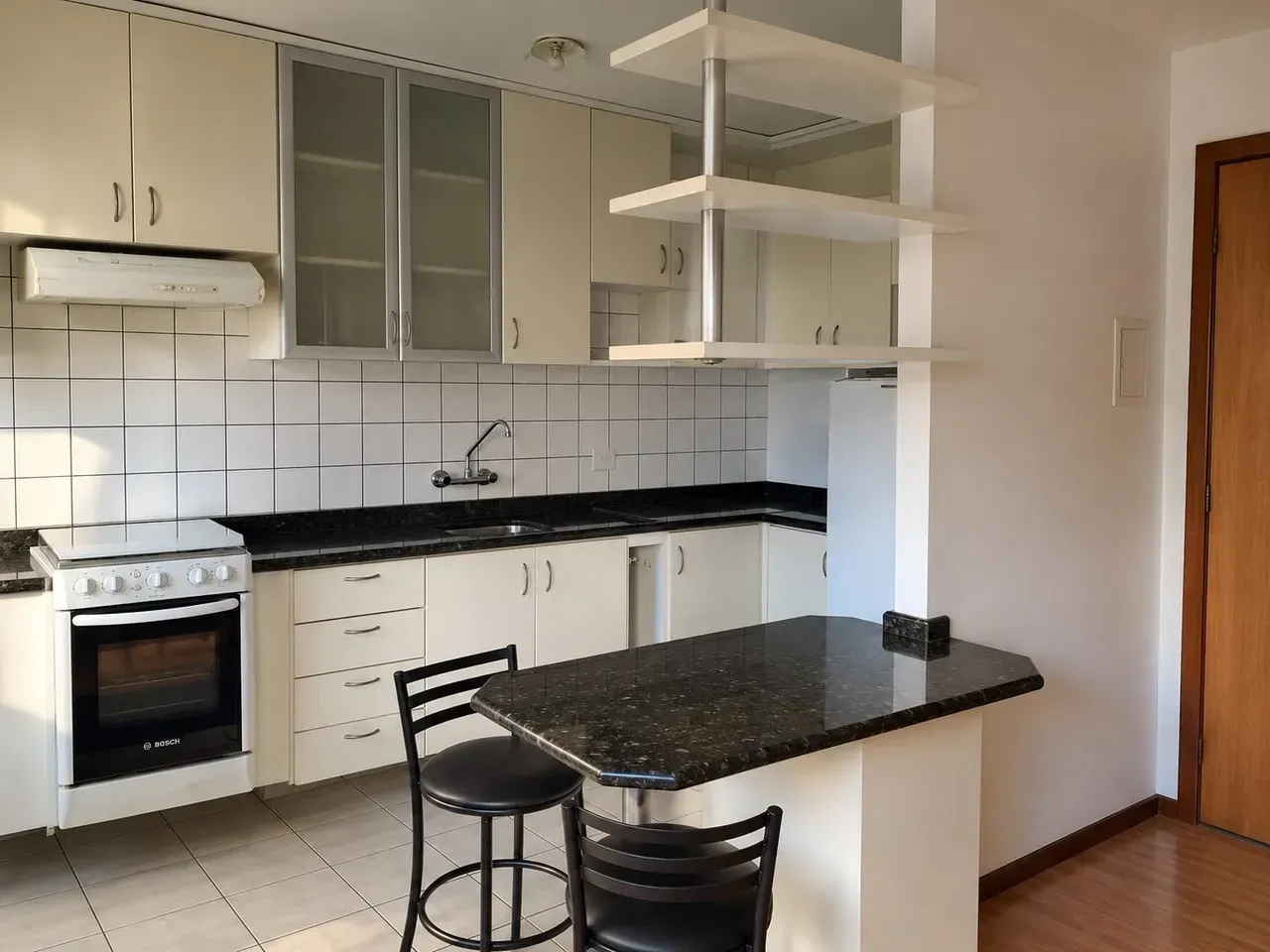 Apartamento com piso de madeira ou laminado, São Francisco — photo 3