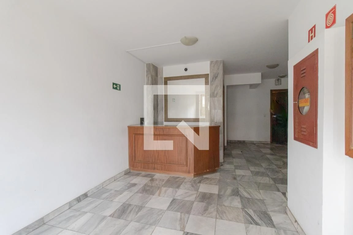 Apartment, 37 m², with wood or laminate floors — photo 2