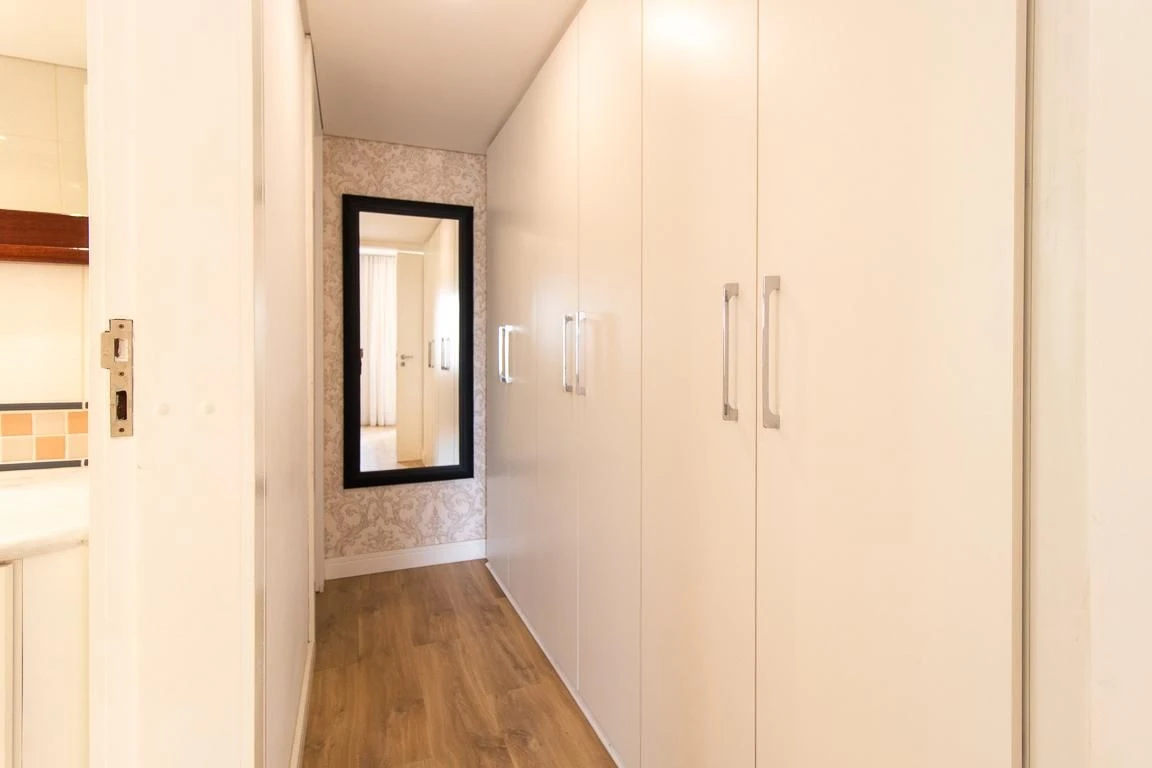 3-bedroom apartment with a bathtub in Curitiba — photo 63