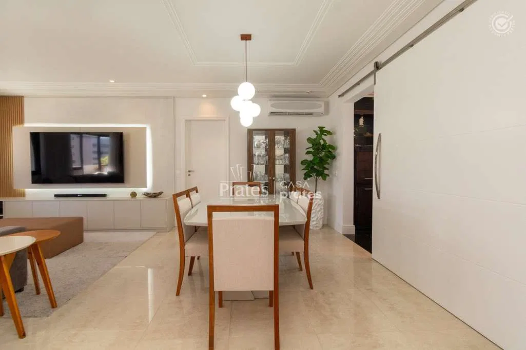 3-bedroom apartment with a bathtub — photo 25
