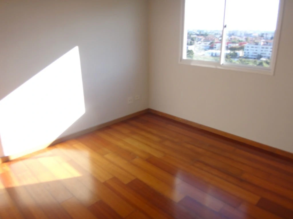 2-bedroom apartment with wood or laminate floors in Curitiba — photo 15