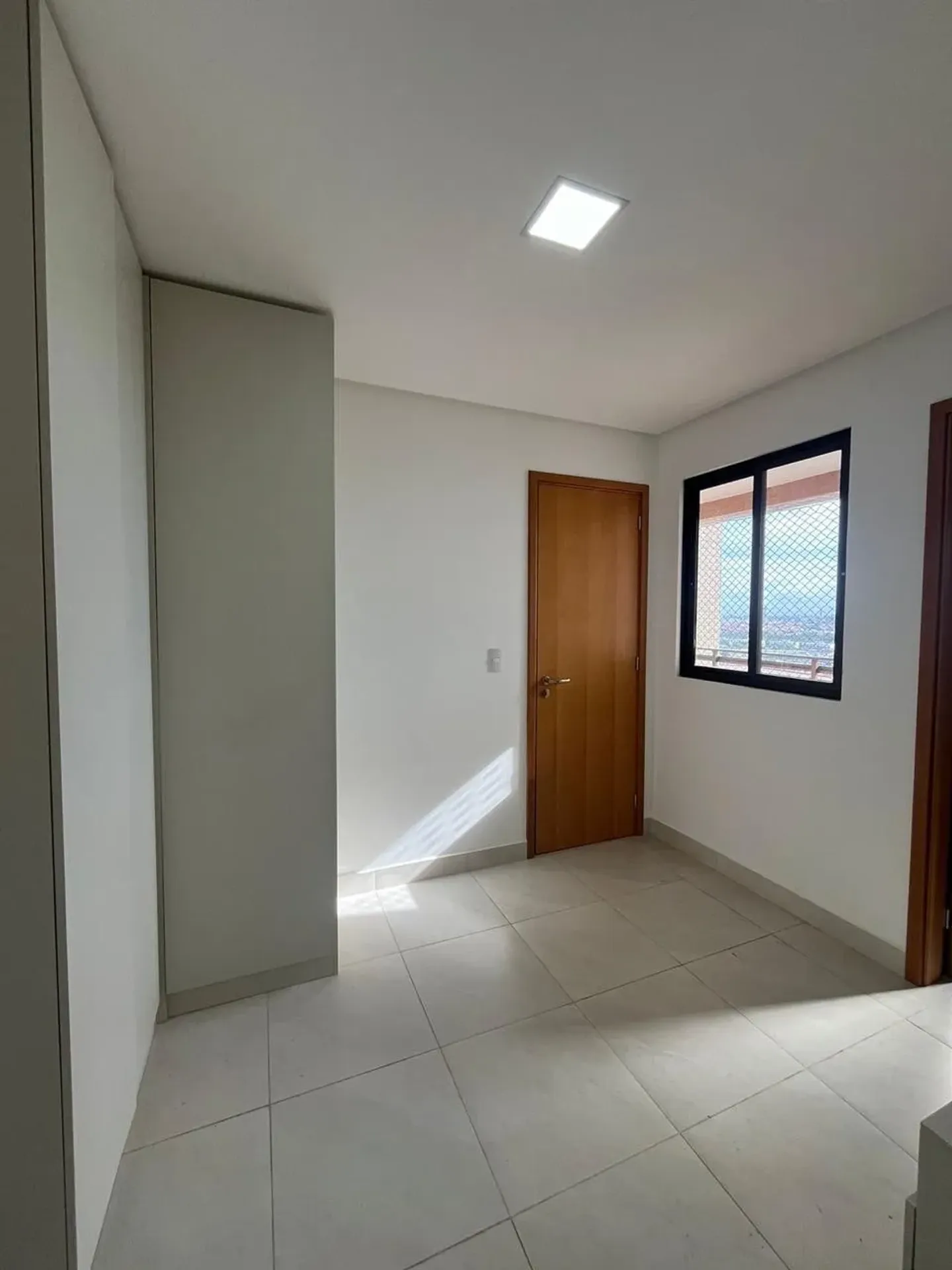 Квартира 90 м² с видом на воду и панорамными окнами — photo 11