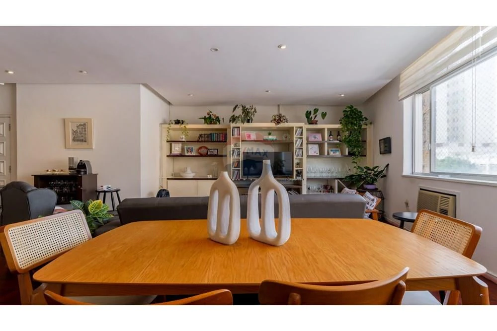 Furnished 3-bedroom apartment with a ready workspace — photo 10