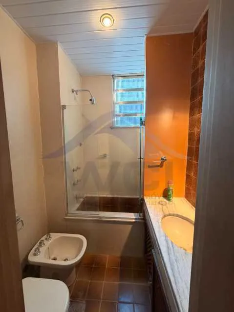 3-bedroom apartment with a bathtub — photo 25