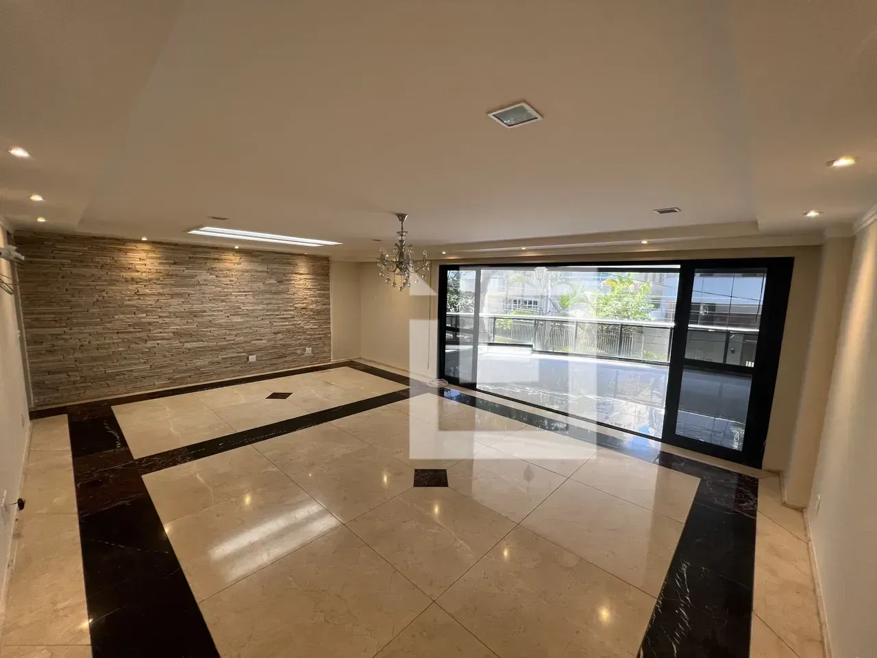Apartamento com 3 quartos e varanda fechada — photo 2