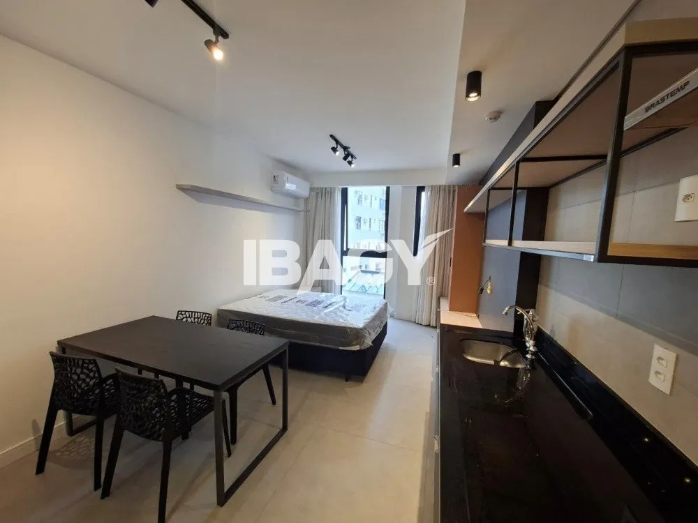 Furnished studio with a glass-enclosed balcony — photo 63