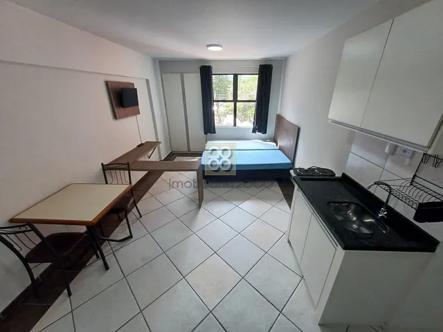 Apartamento mobiliado com 1 quarto e cozinha compacta a gás