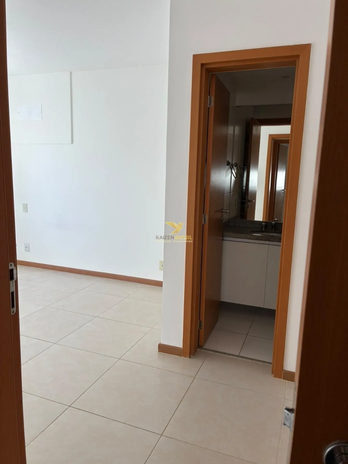 3-bedroom apartment, 1 with its own bathroom, 97 m² — photo 35