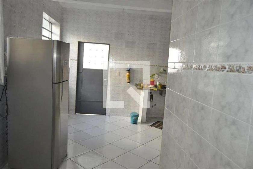 Rental house with a suite and 6 bedrooms — photo 2
