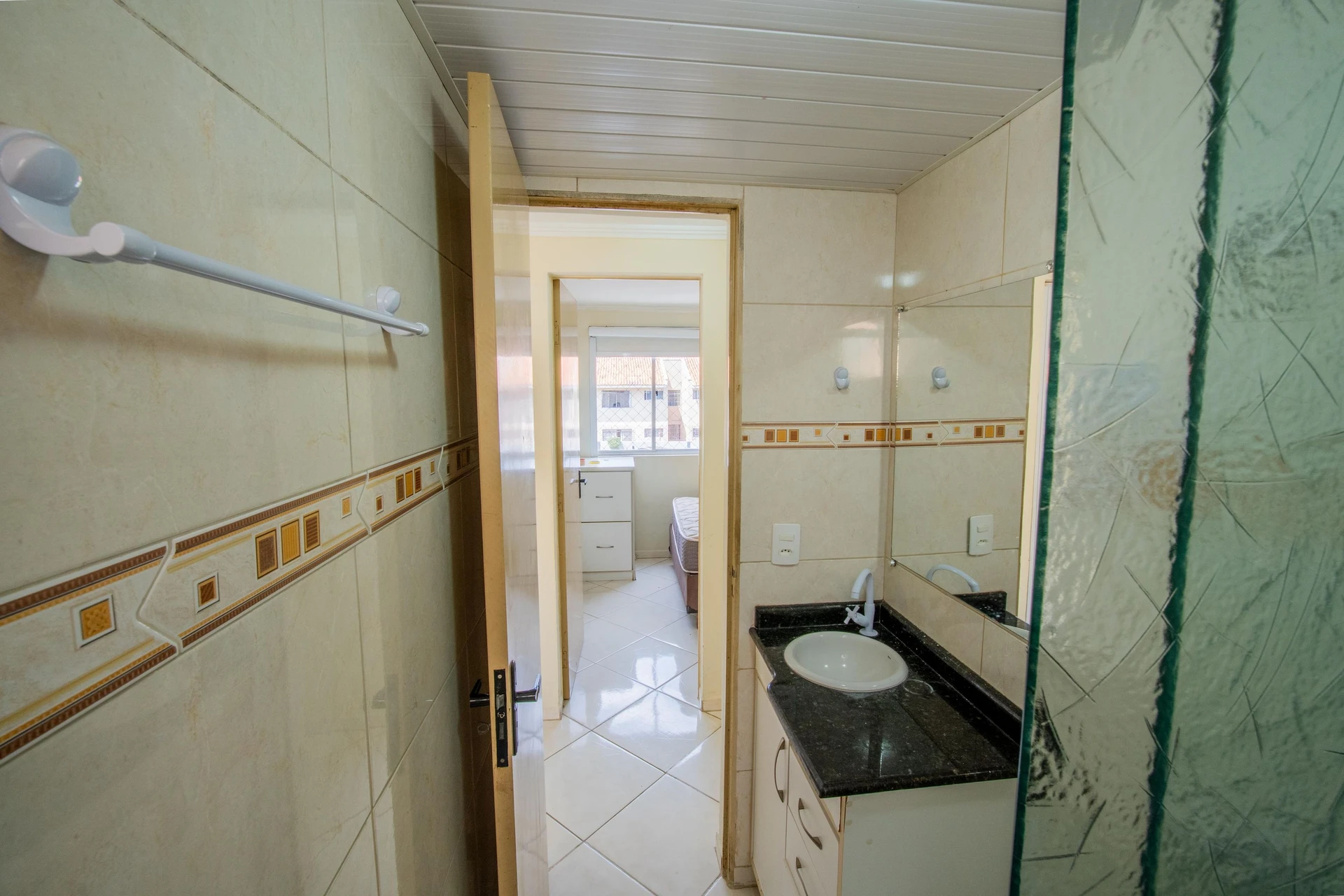 3-bedroom apartment with a washing machine in Curitiba — photo 26