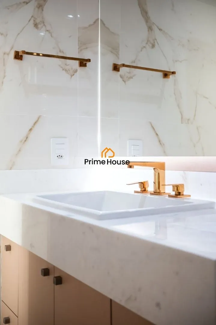 Furnished 4-bedroom apartment with 266 m² — photo 18