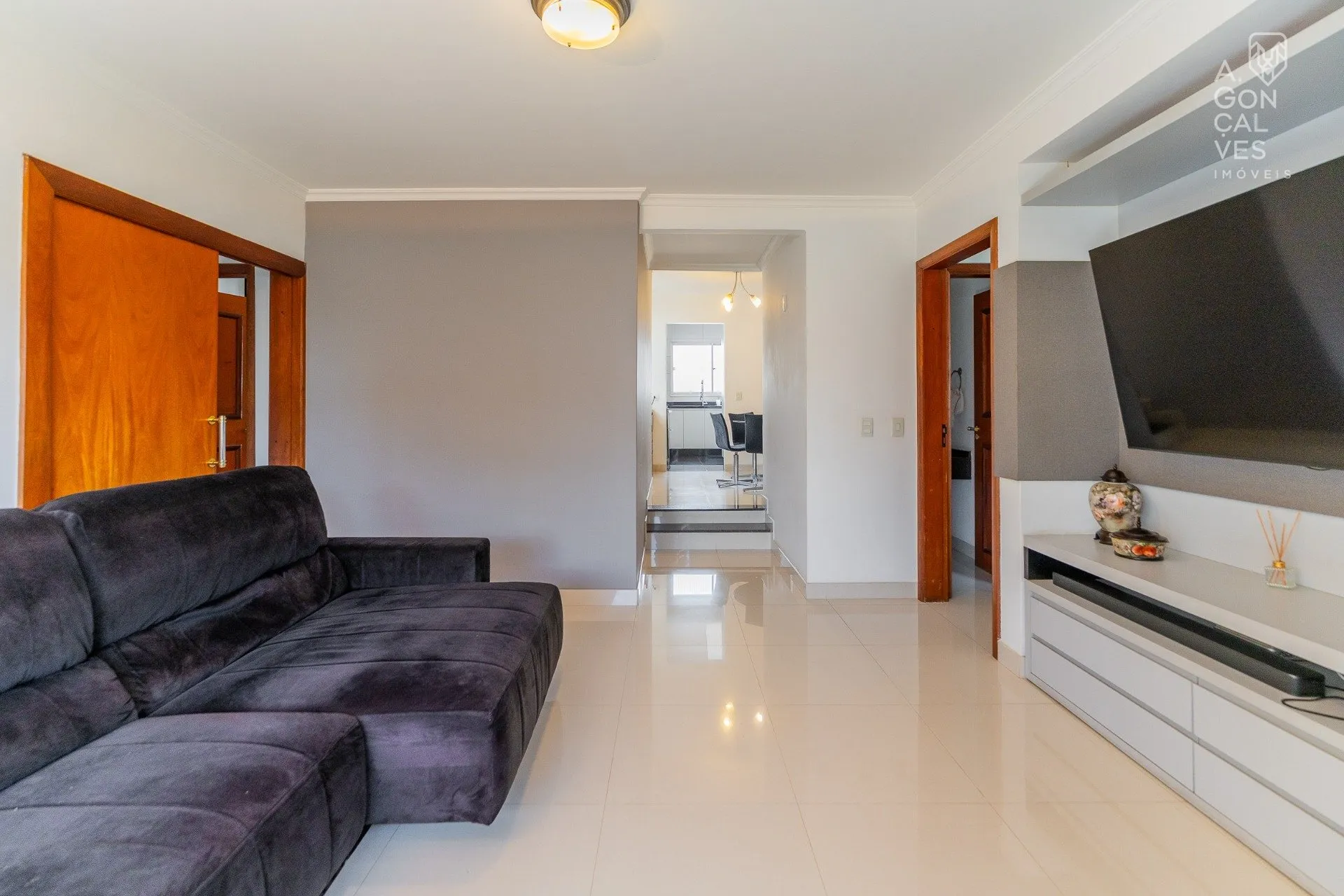 Furnished 219 m² apartment with 4 bedrooms and 2 parking spots — photo 23